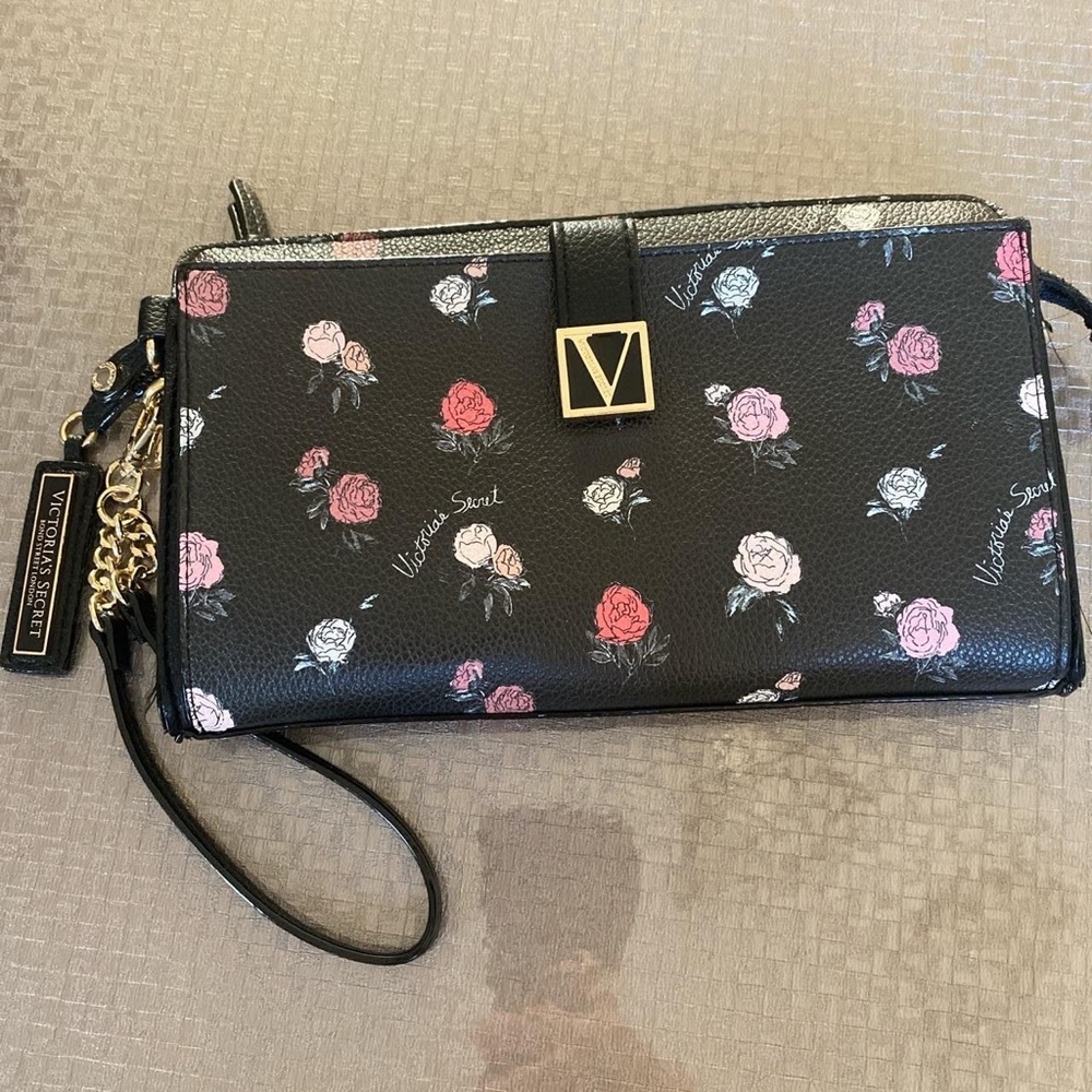 VS crossbody/wristlet